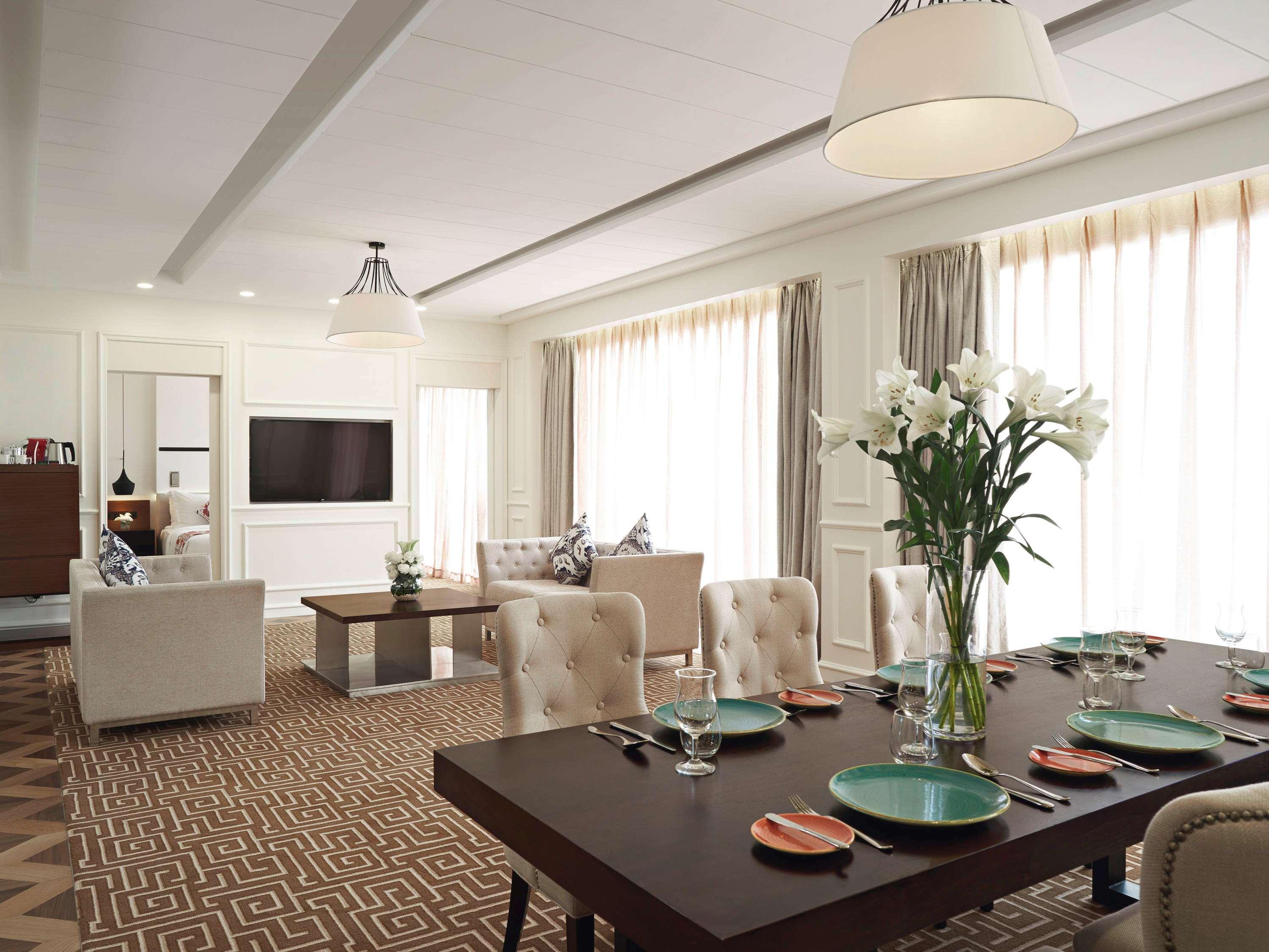 Movenpick Hotel & Convention Centre Klia Sepang Exterior foto A suite at the hotel