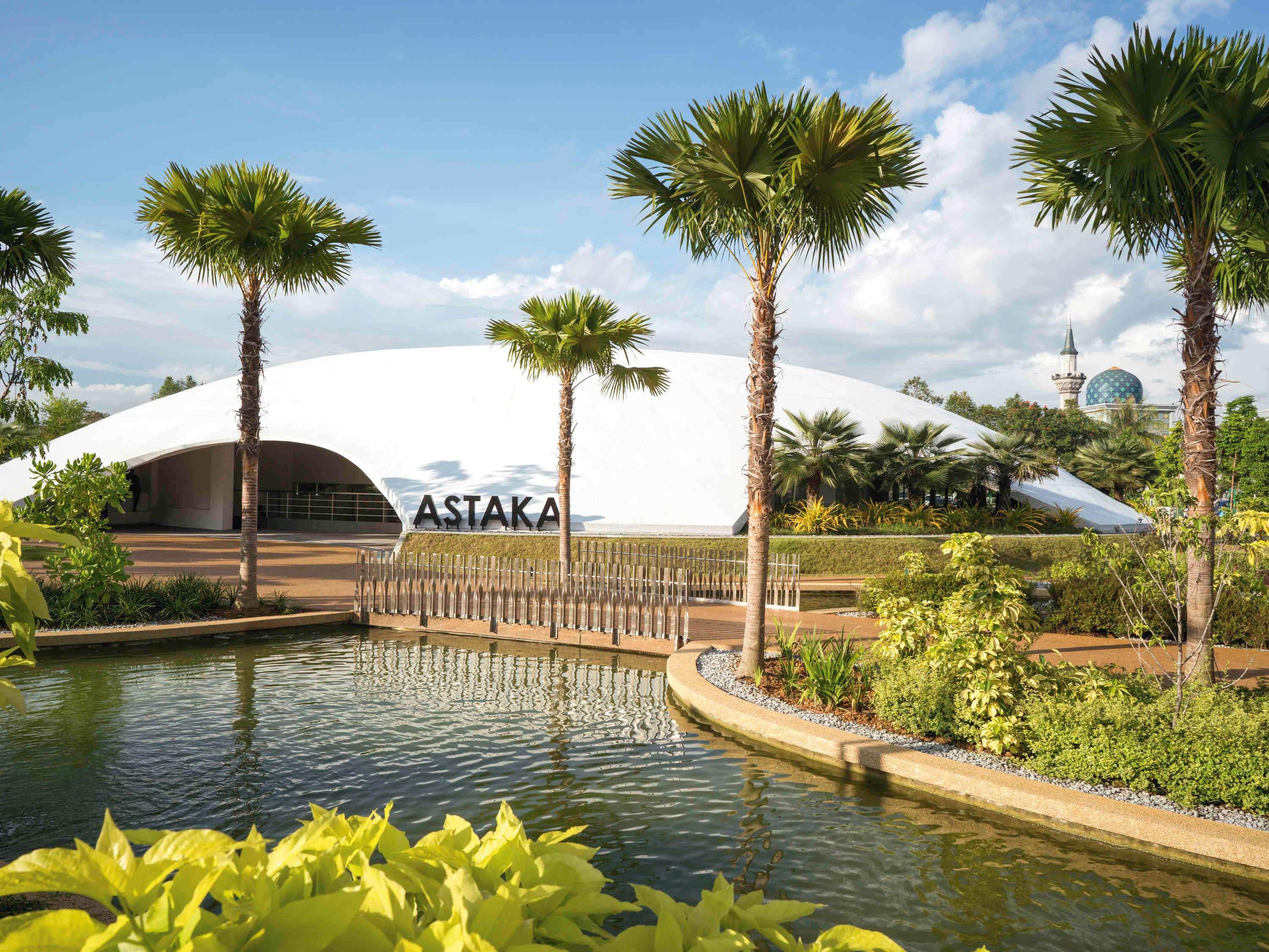 Movenpick Hotel & Convention Centre Klia Sepang Exterior foto Astaka