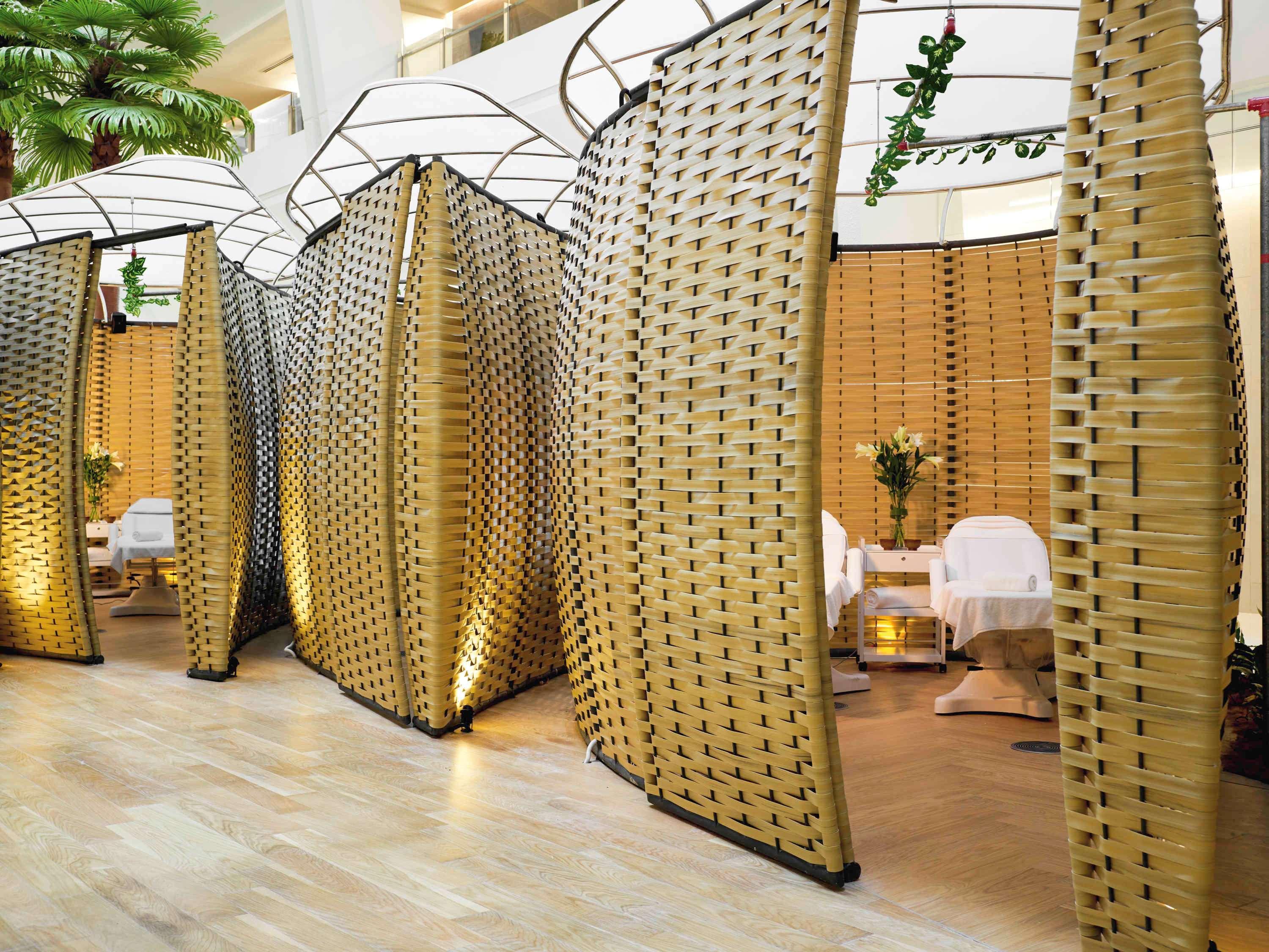 Movenpick Hotel & Convention Centre Klia Sepang Exterior foto Interior of the hotel