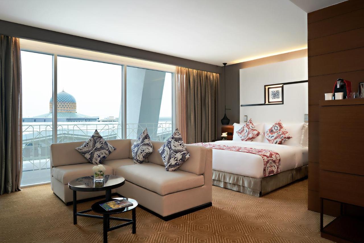 Movenpick Hotel & Convention Centre Klia Sepang Exterior foto Deluxe Suite