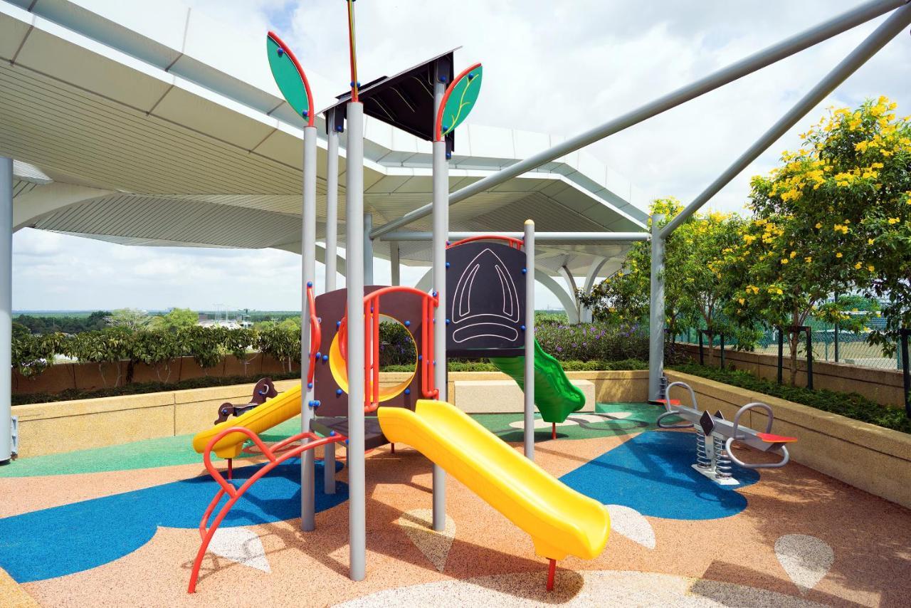 Movenpick Hotel & Convention Centre Klia Sepang Exterior foto Children's playground at the rooftop of the hospital